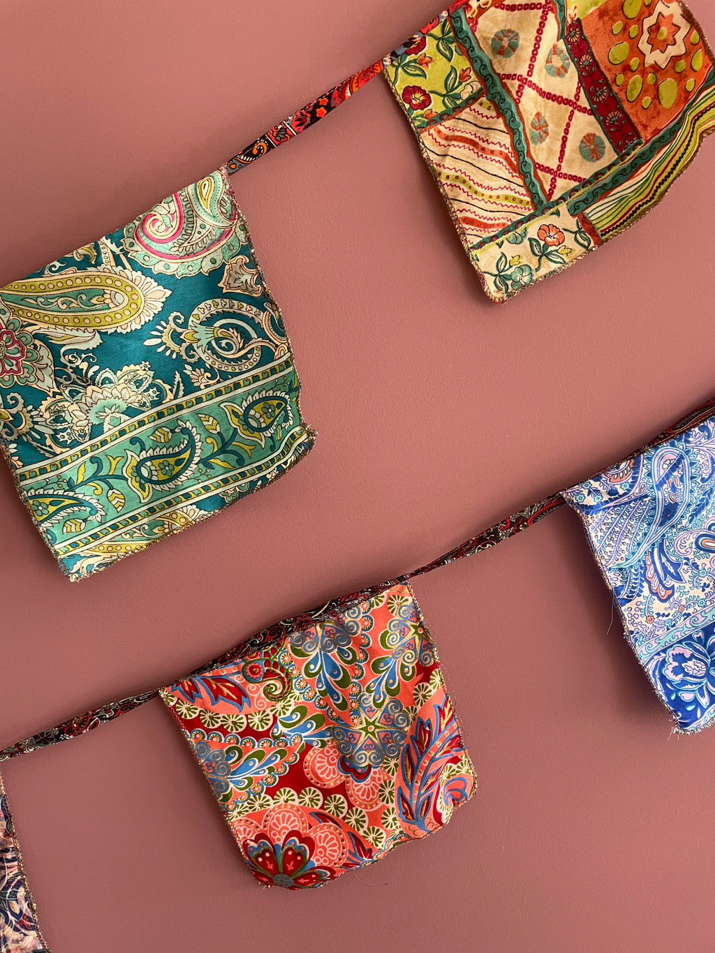 Sari garlands / Multi colored
