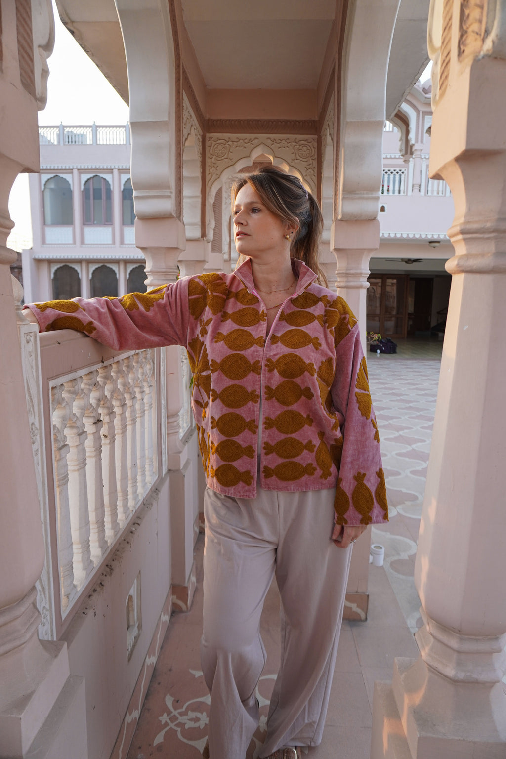Suzani velvet short coat - Pink Ochre