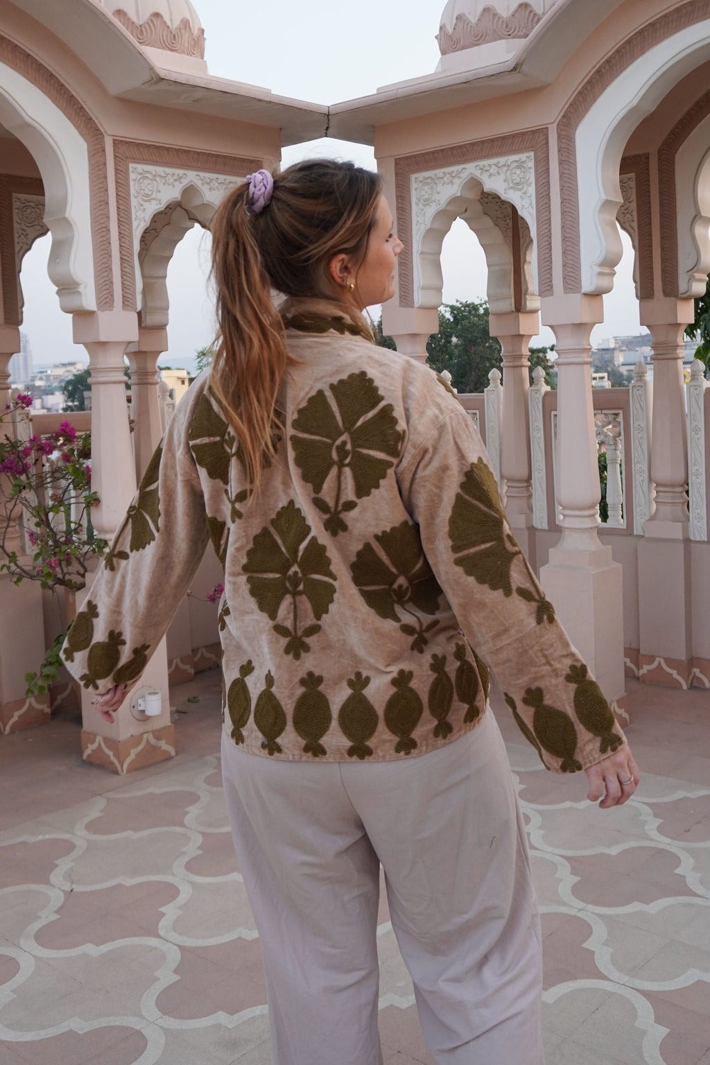 Suzani velvet short coat - Sand/Olive