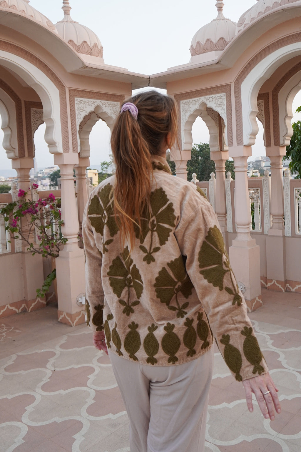 Suzani velvet short coat - Sand/Olive