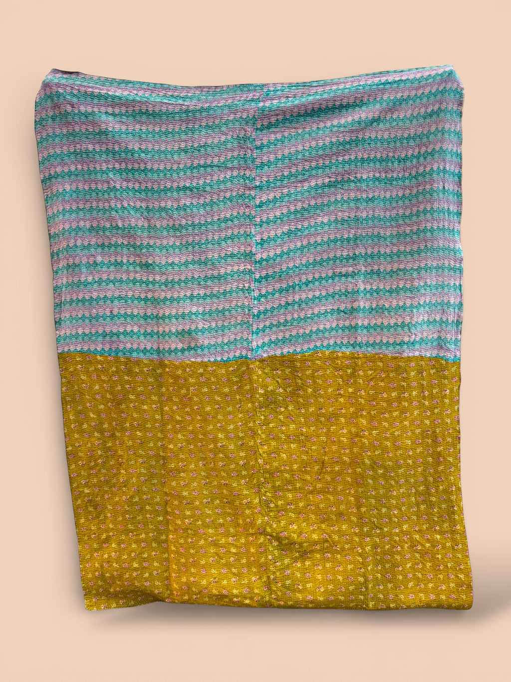 Kantha quilt - Fine stitch 02