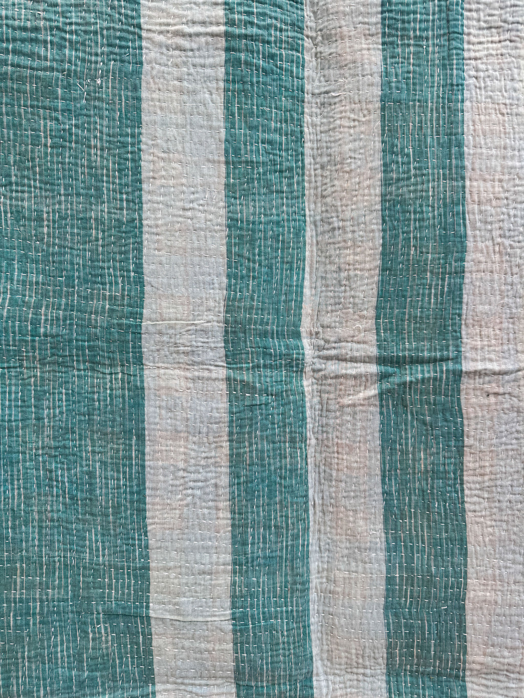 Kantha quilt - Fine stitch 03