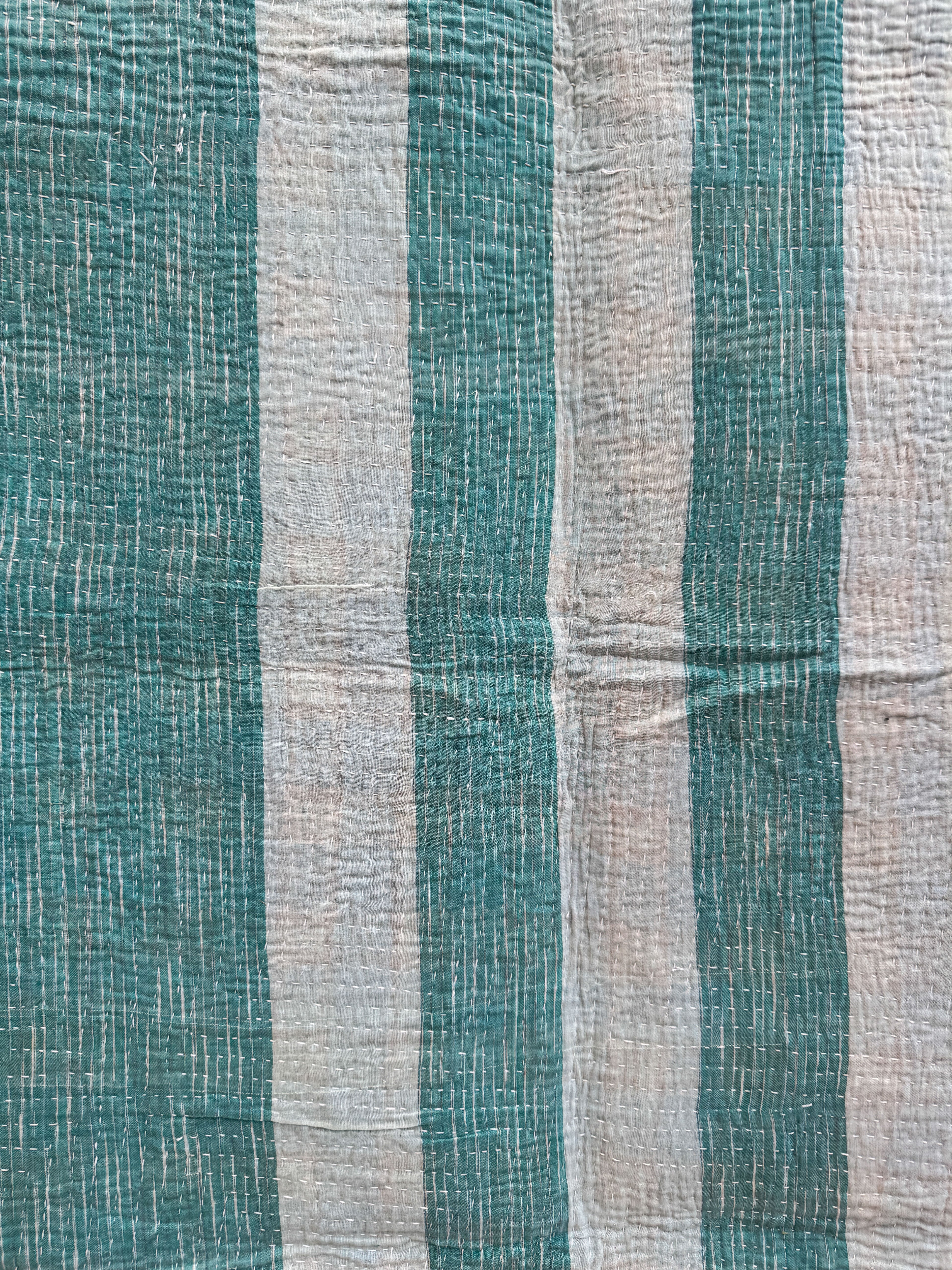 Kantha quilt - Fine stitch 03