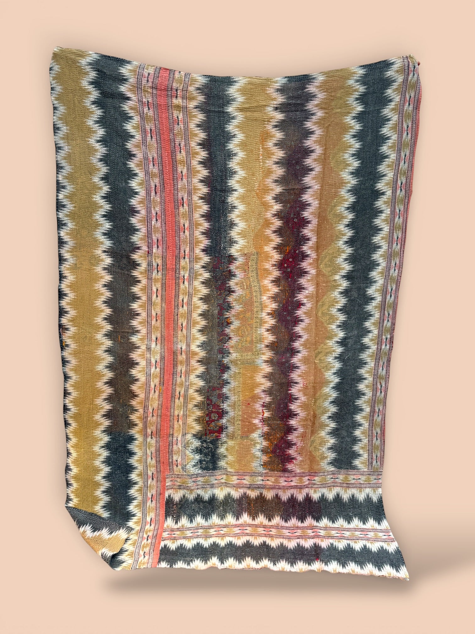 Kantha quilt - Fine stitch 10