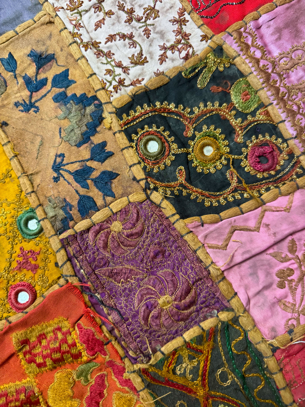 Wallhanging - patchwork gypsy
