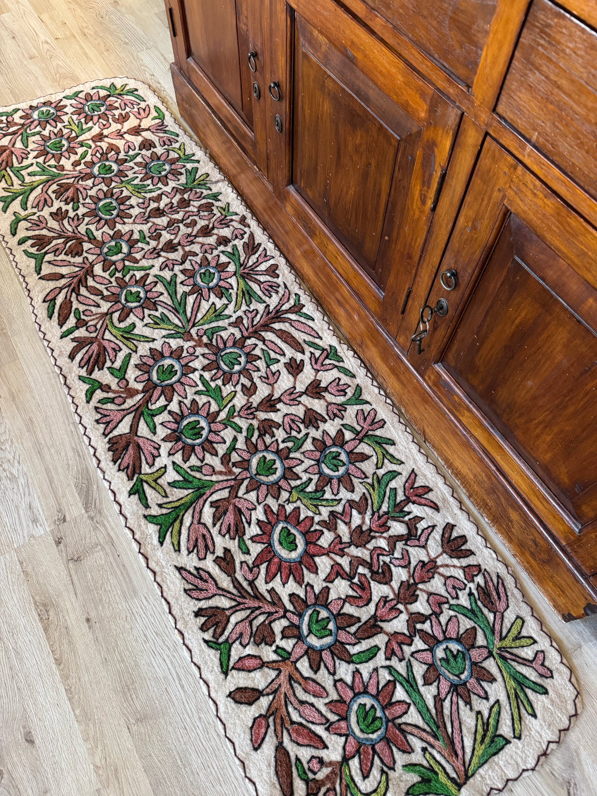 Woolen rug - Long Floral