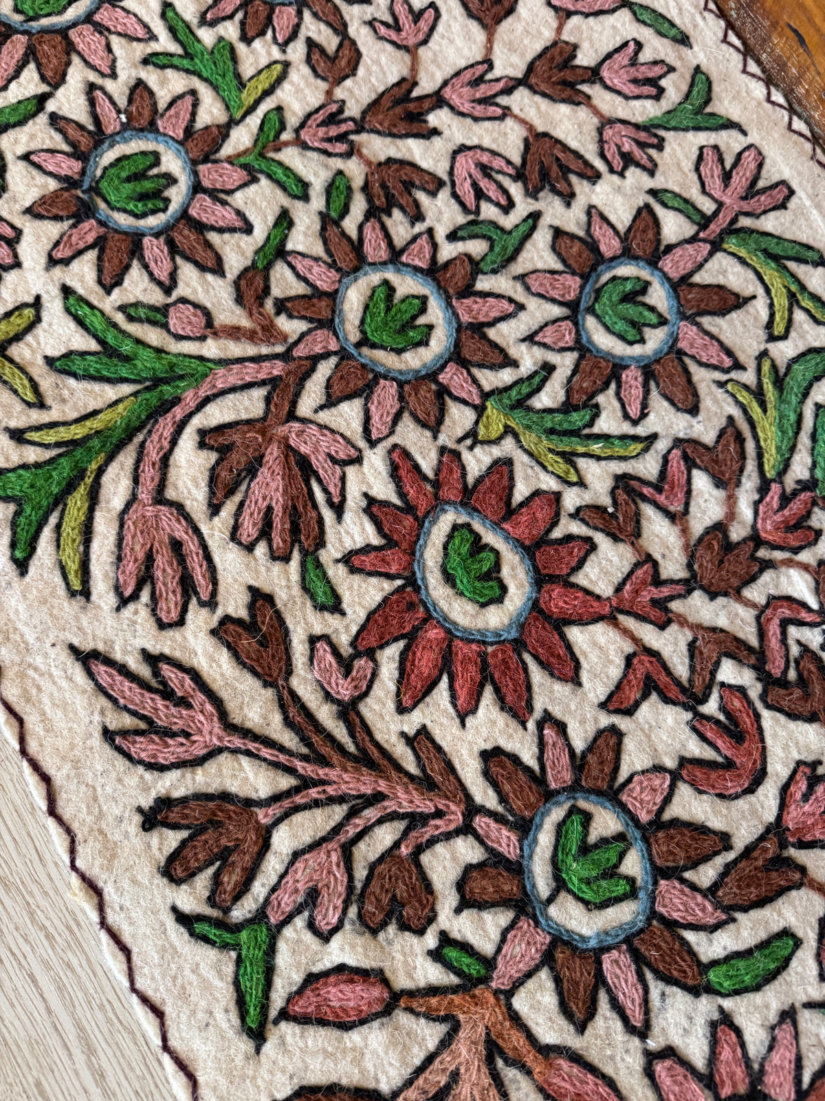 Woolen rug - Long Floral