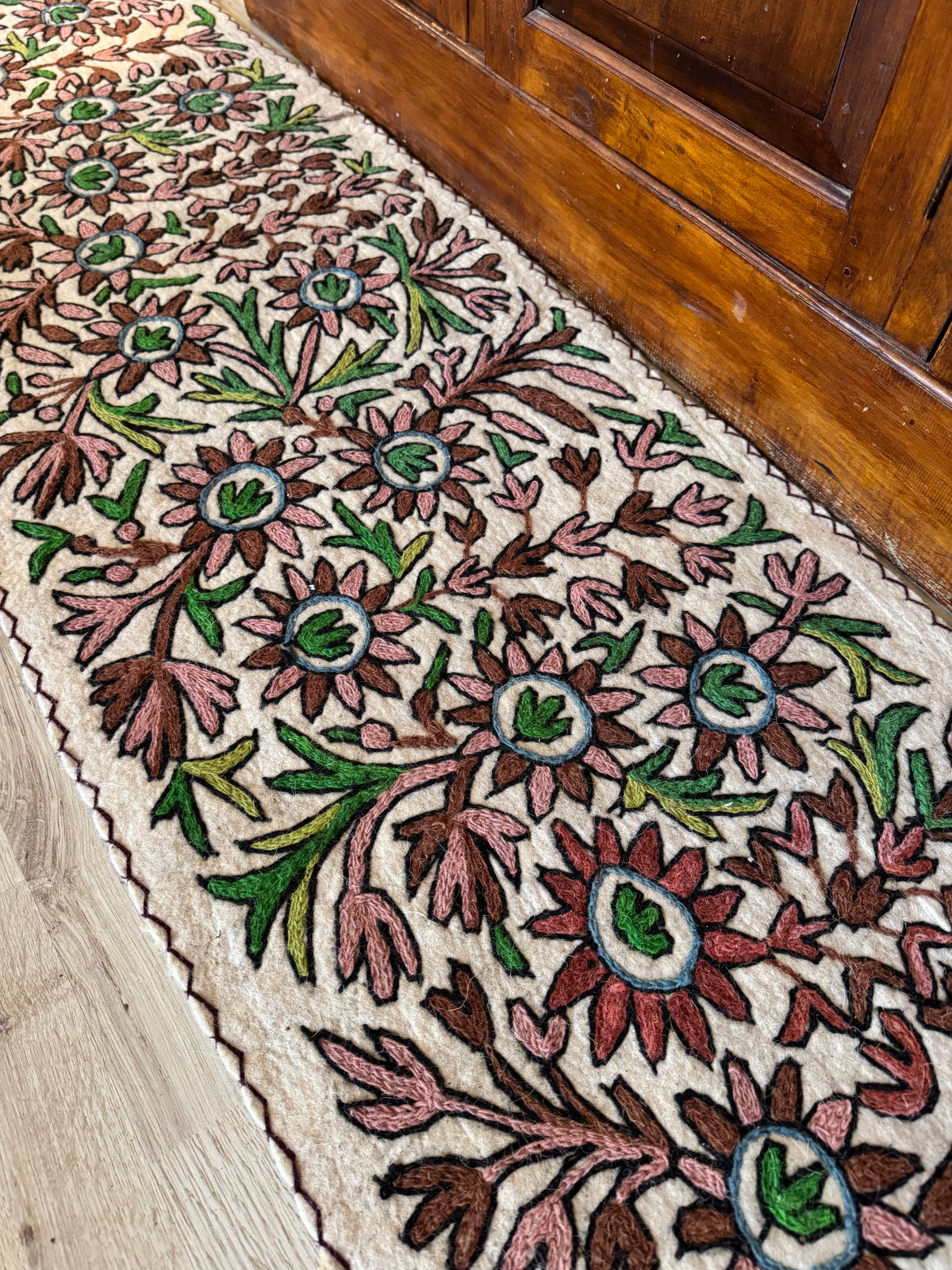 Woolen rug - Long Floral