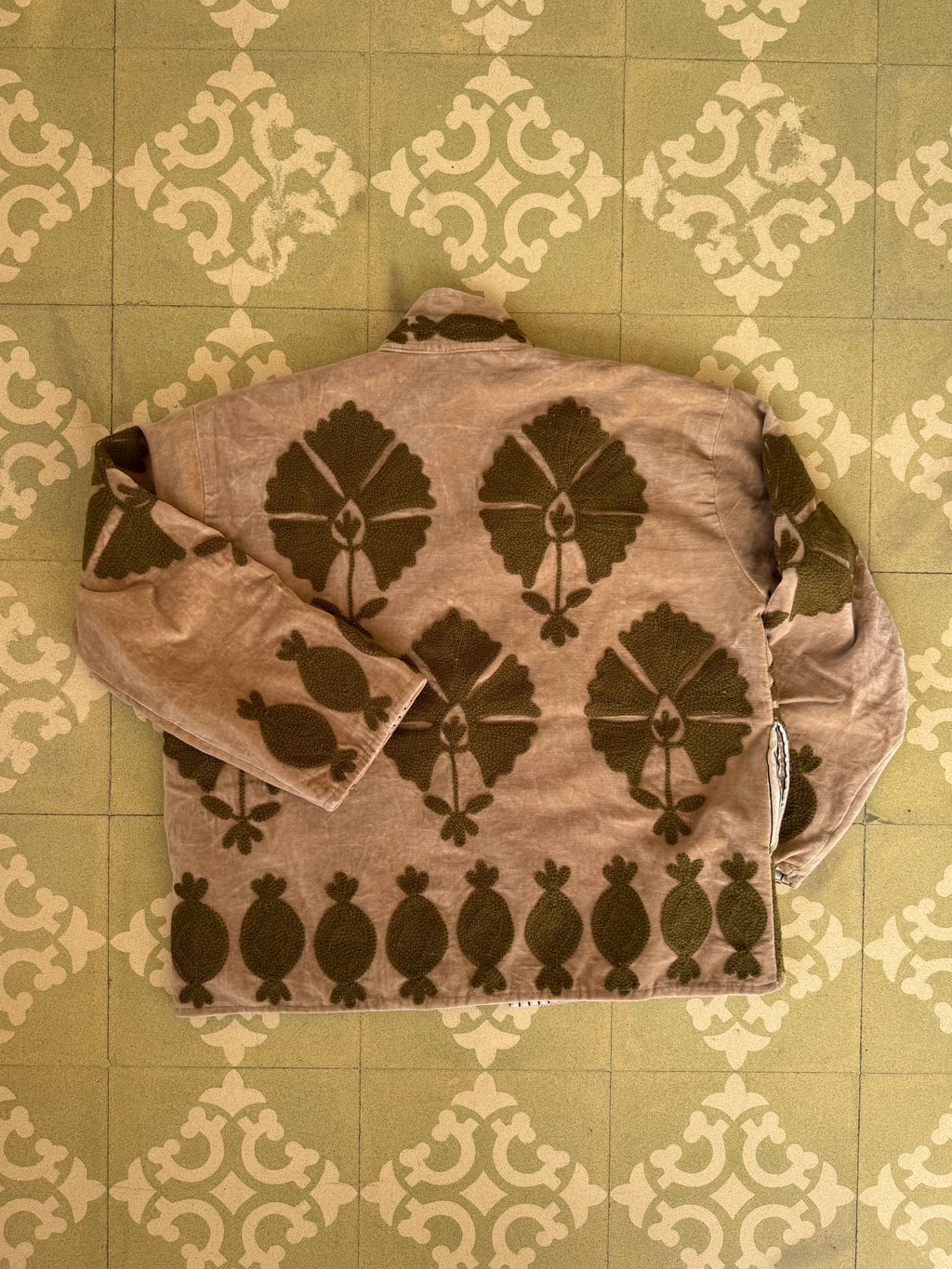 Suzani velvet short coat - Sand/Olive